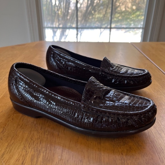 SAS Shoes - SAS Sz 7.5 M Shiny Brown Simplify Loafer Croc‎ Lightweight Slip On Moccasin